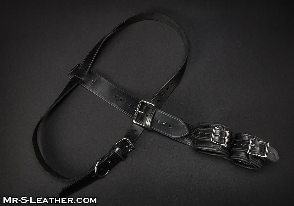 Mr. S Leather Shoulder to Wrist Restraints, kožená pouta s upevněním kolem ramen
