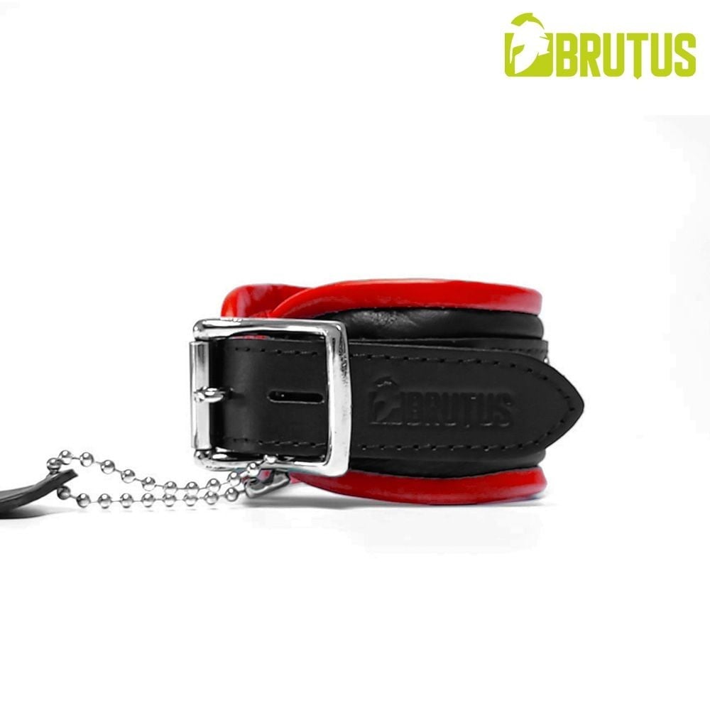 Brutus Leather Ankle Restraints Black/Red, kožená pouta na kotníky s měkkým polstrováním a zamykací přezkou